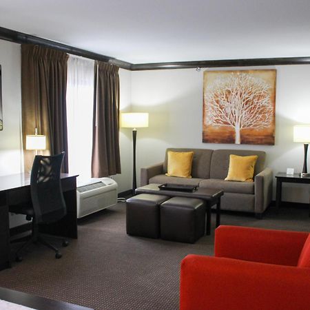 Parkwood Inn & Suites Манхатън Екстериор снимка