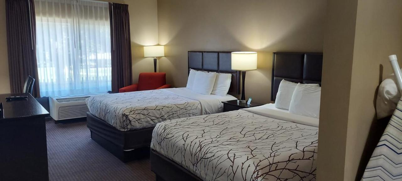 Parkwood Inn & Suites Манхатън Екстериор снимка