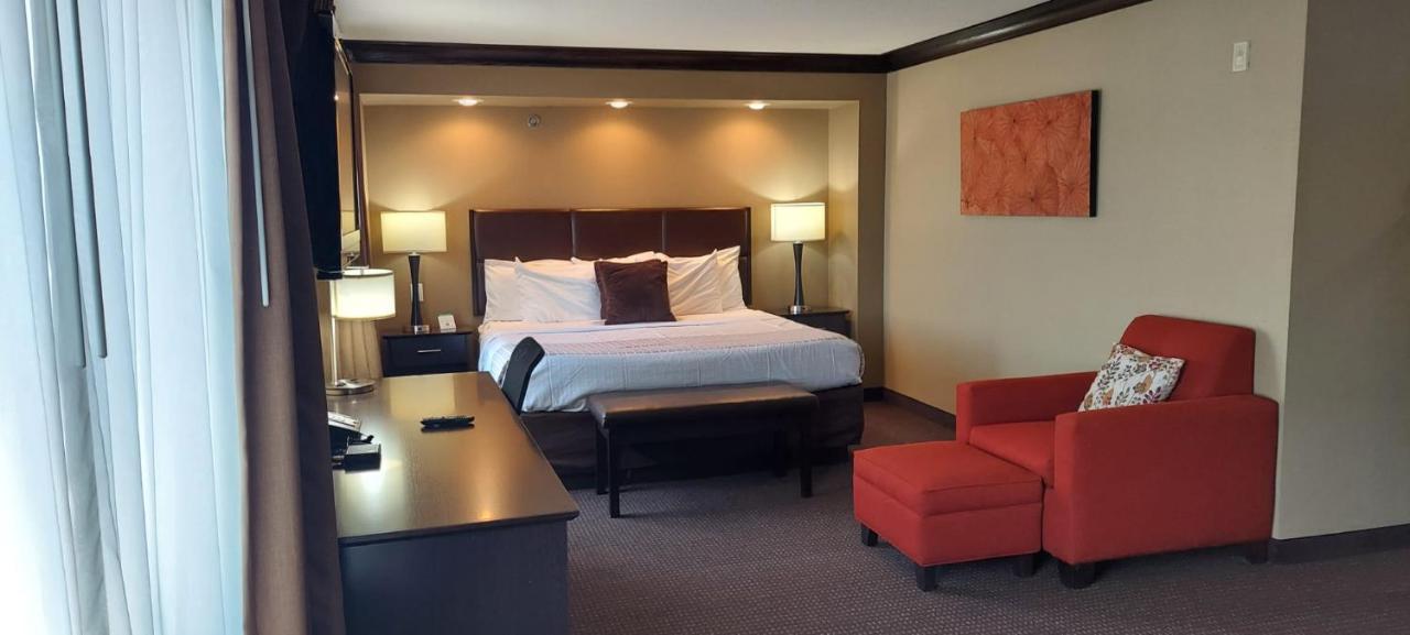 Parkwood Inn & Suites Манхатън Екстериор снимка