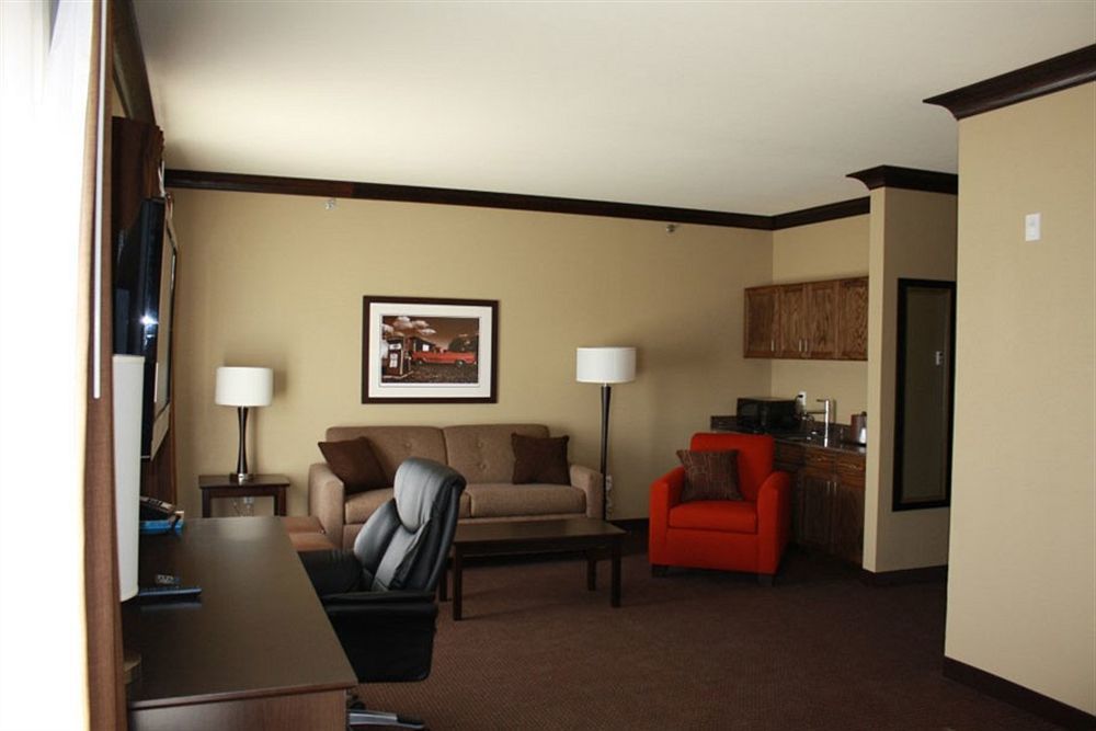 Parkwood Inn & Suites Манхатън Екстериор снимка